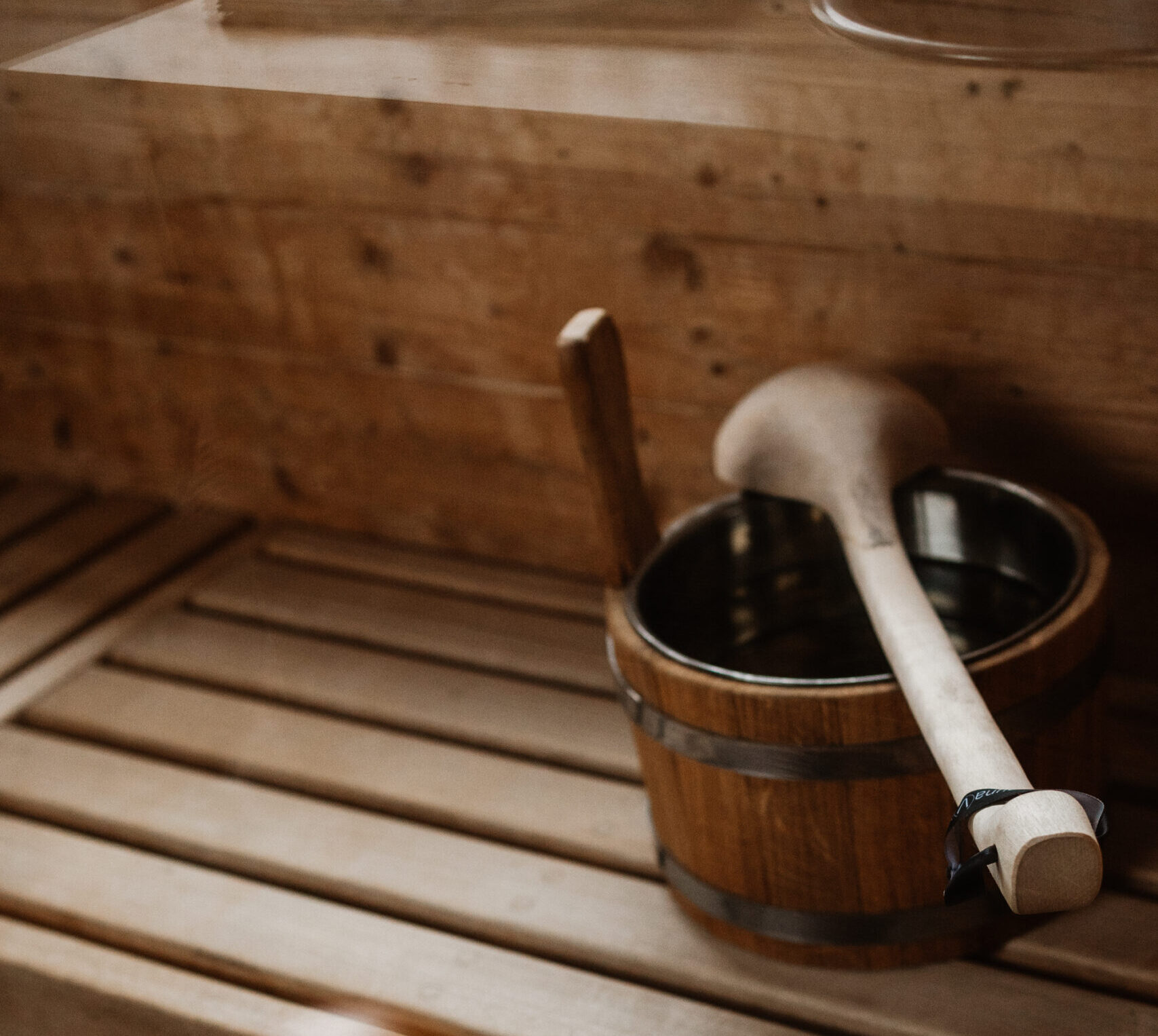 Saunakübel-Saunafloss von manuelaclemens.de Saunakuebel Saunafloss von manuelaclemens.de scaled e1763546490182